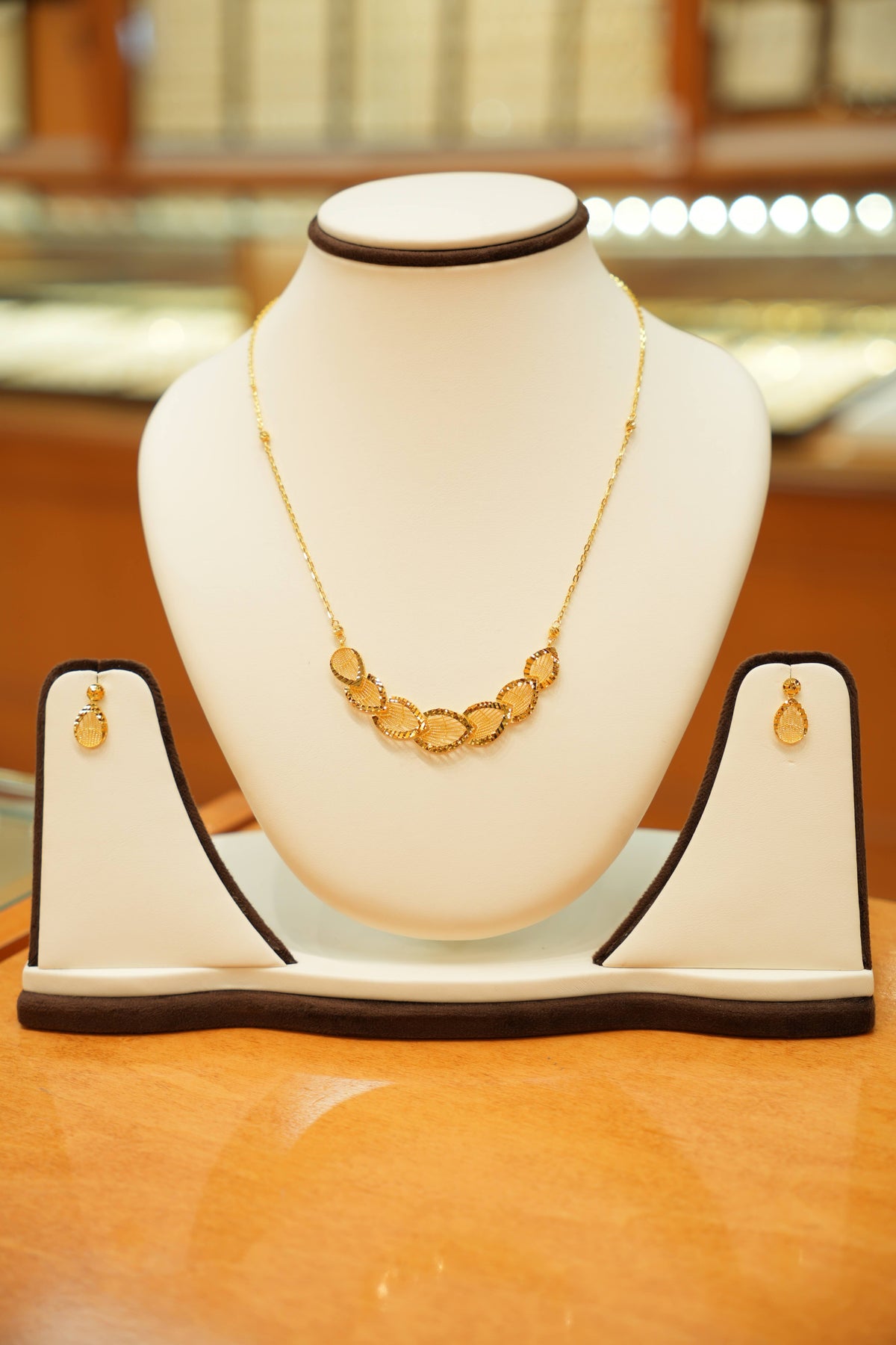 22K Gold Modern Leaflet Necklace Set with Drop Earrings