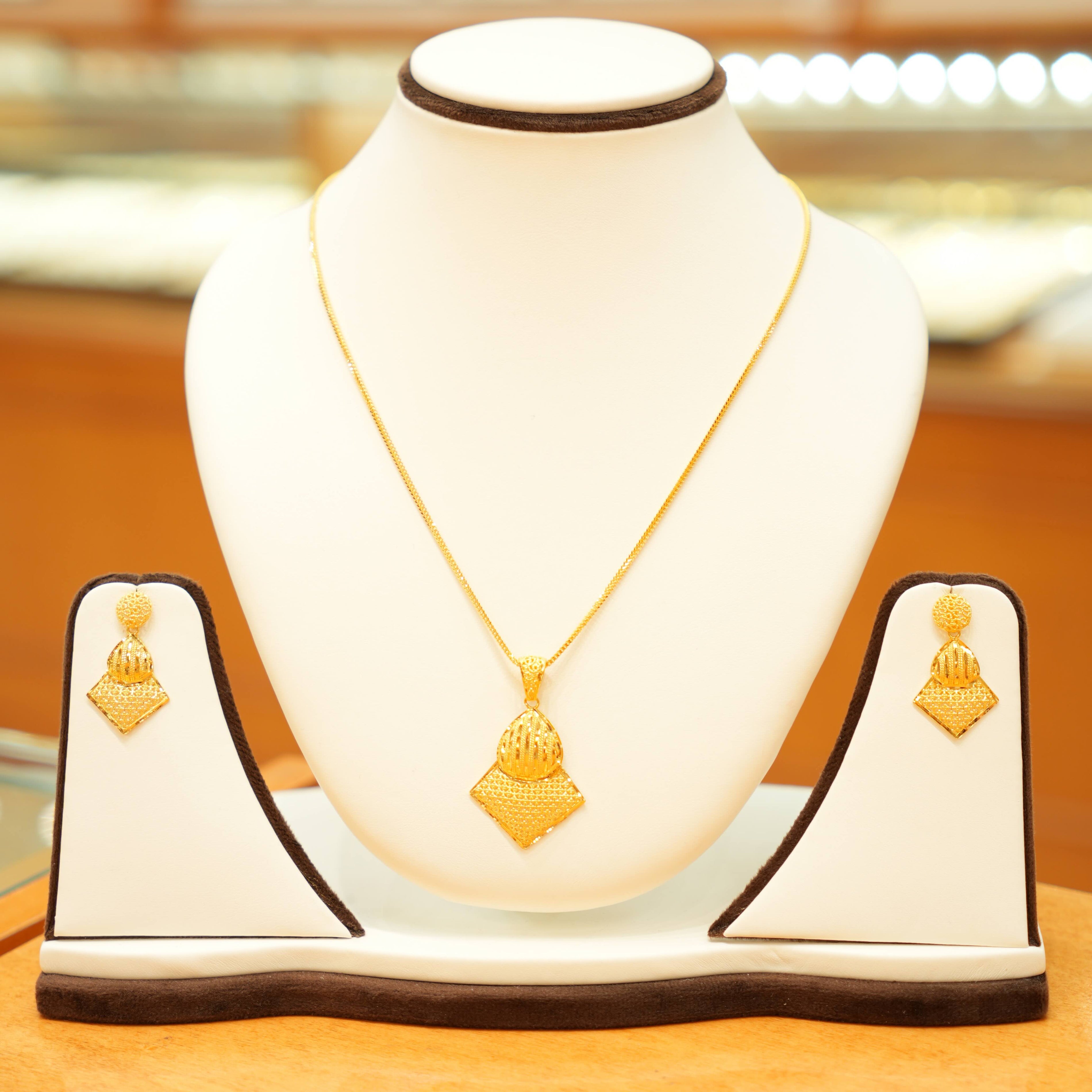 22K Gold Designer Diamond Pendant Necklace Set with Drop Earrings