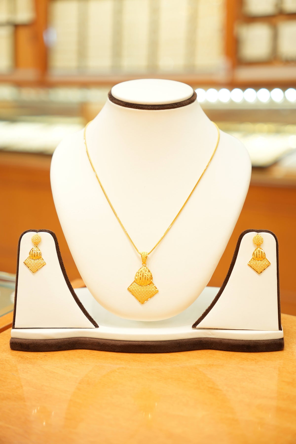 22K Gold Designer Diamond Pendant Necklace Set with Drop Earrings