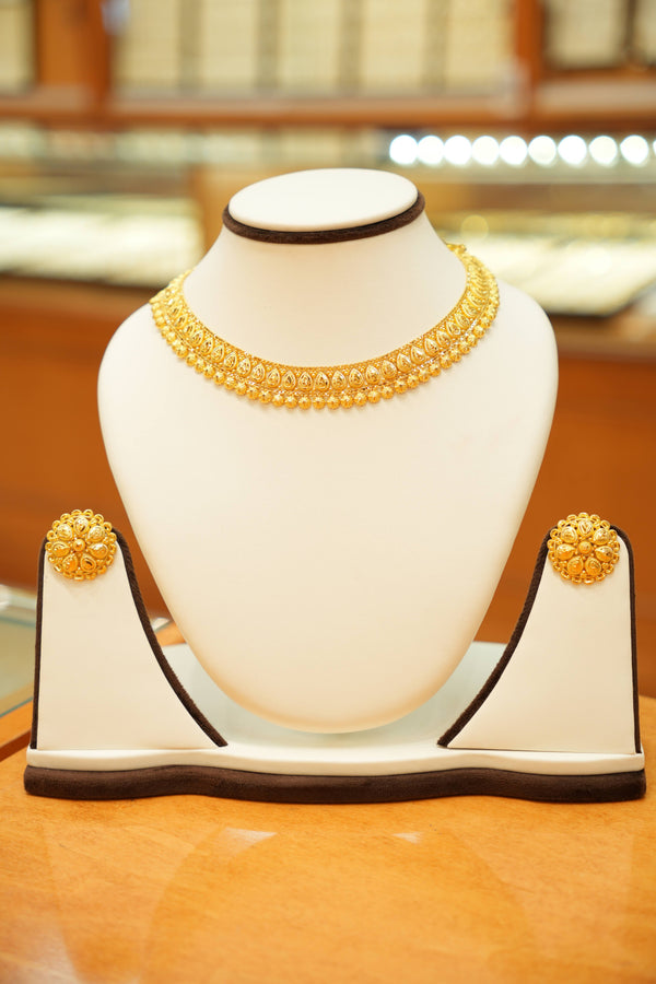 22K Gold Lightweight Traditional Indian Necklace Set with Round Topus Earrings