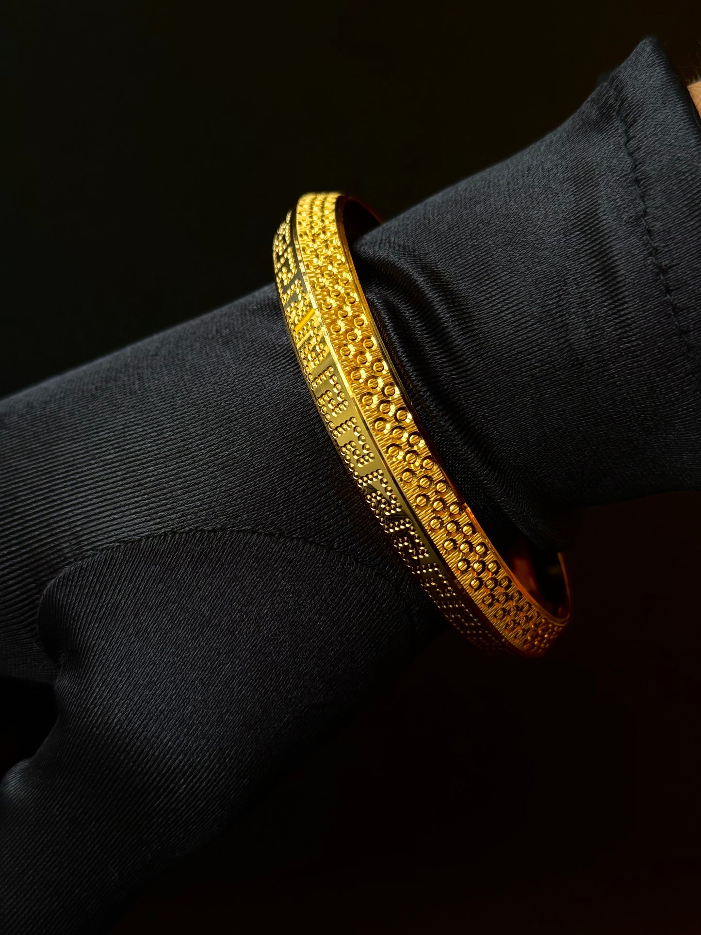 22K Gold Men's Kara