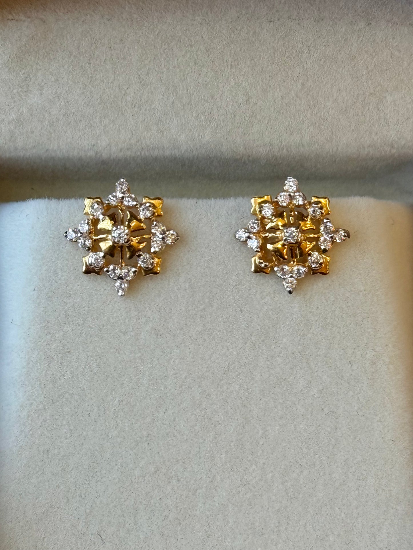 22K Gold Ladies Earrings