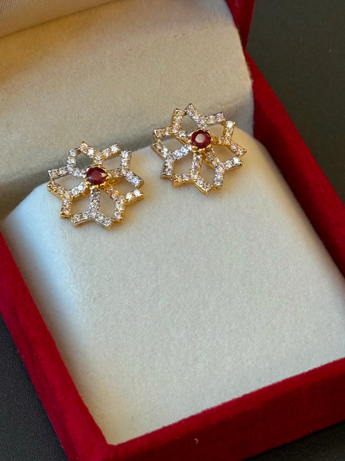 22K Gold Ladies Earrings