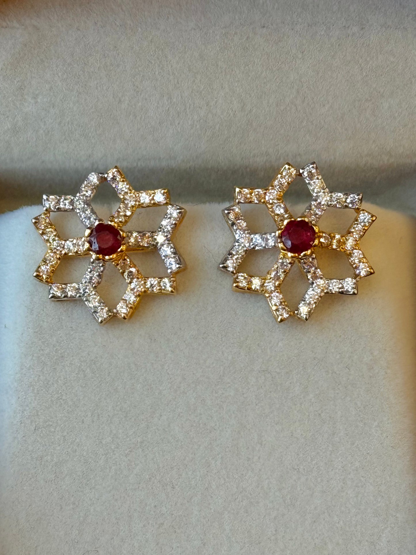 22K Gold Ladies Earrings