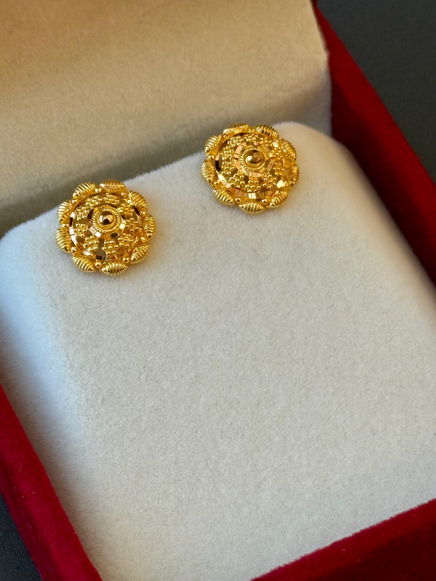 22K Gold Ladies Earrings