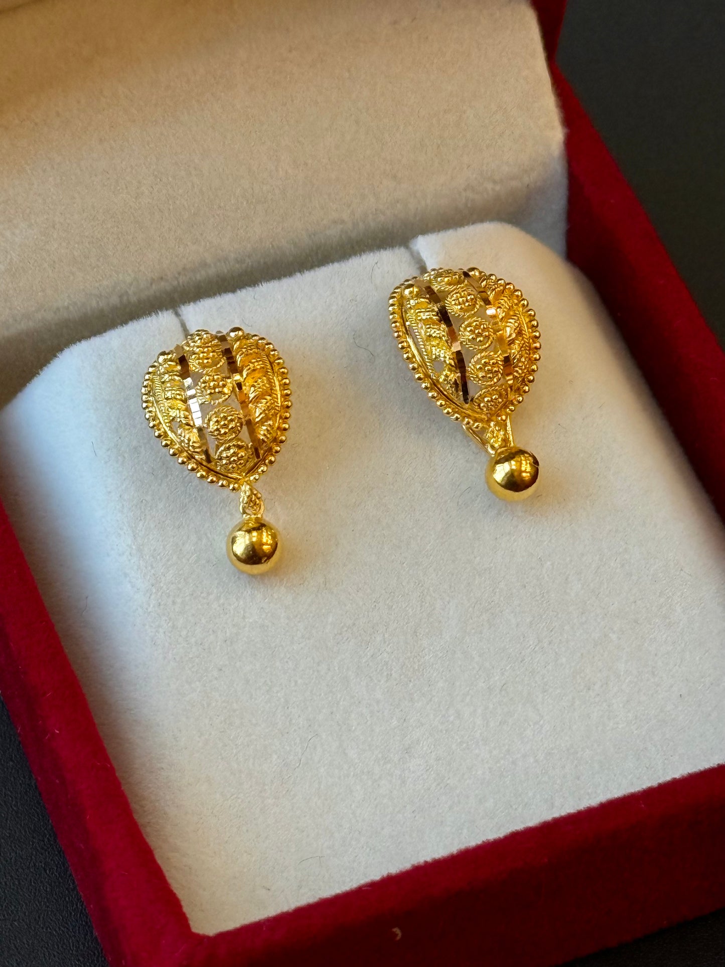 22K Gold Ladies Earrings