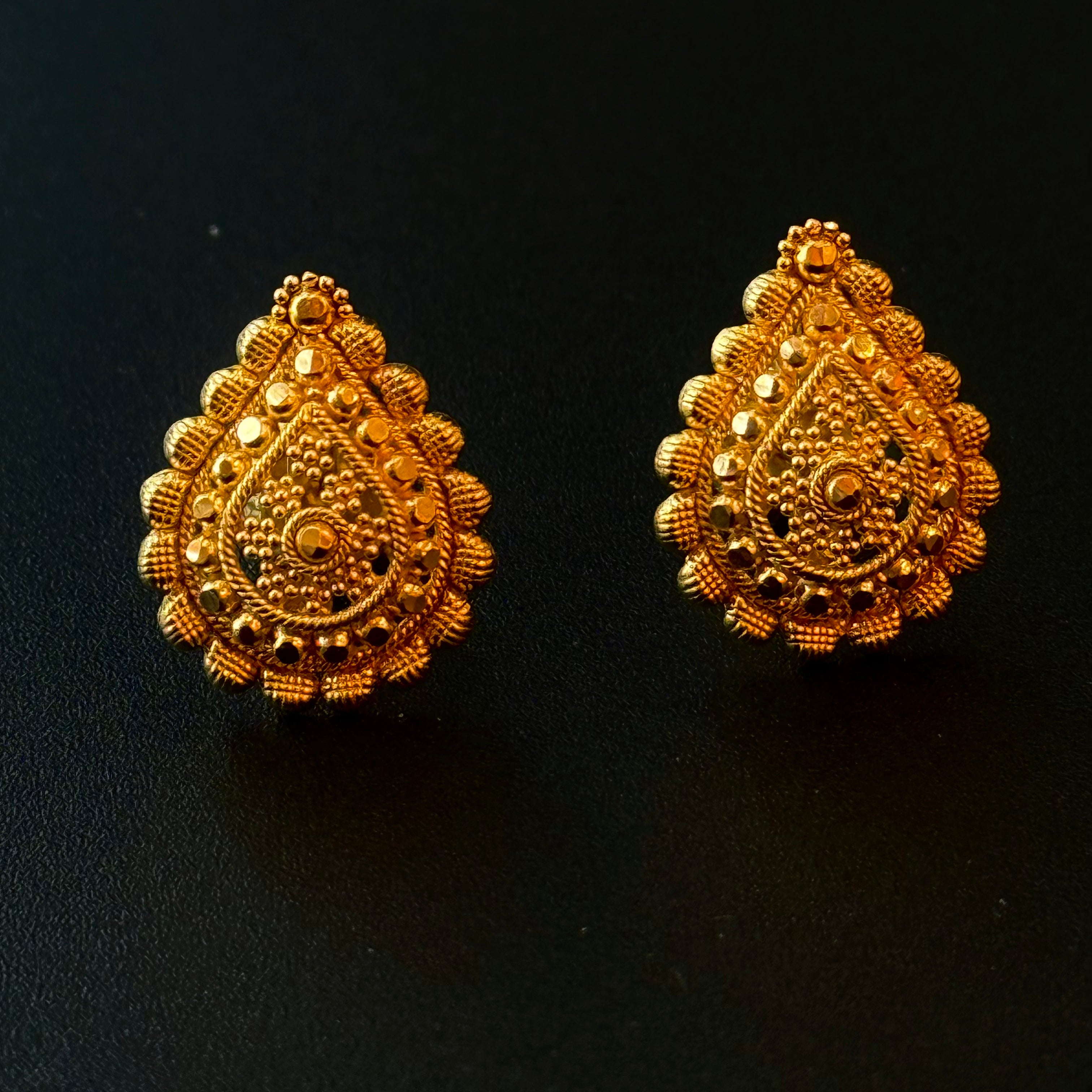 22K Gold Ladies Earrings