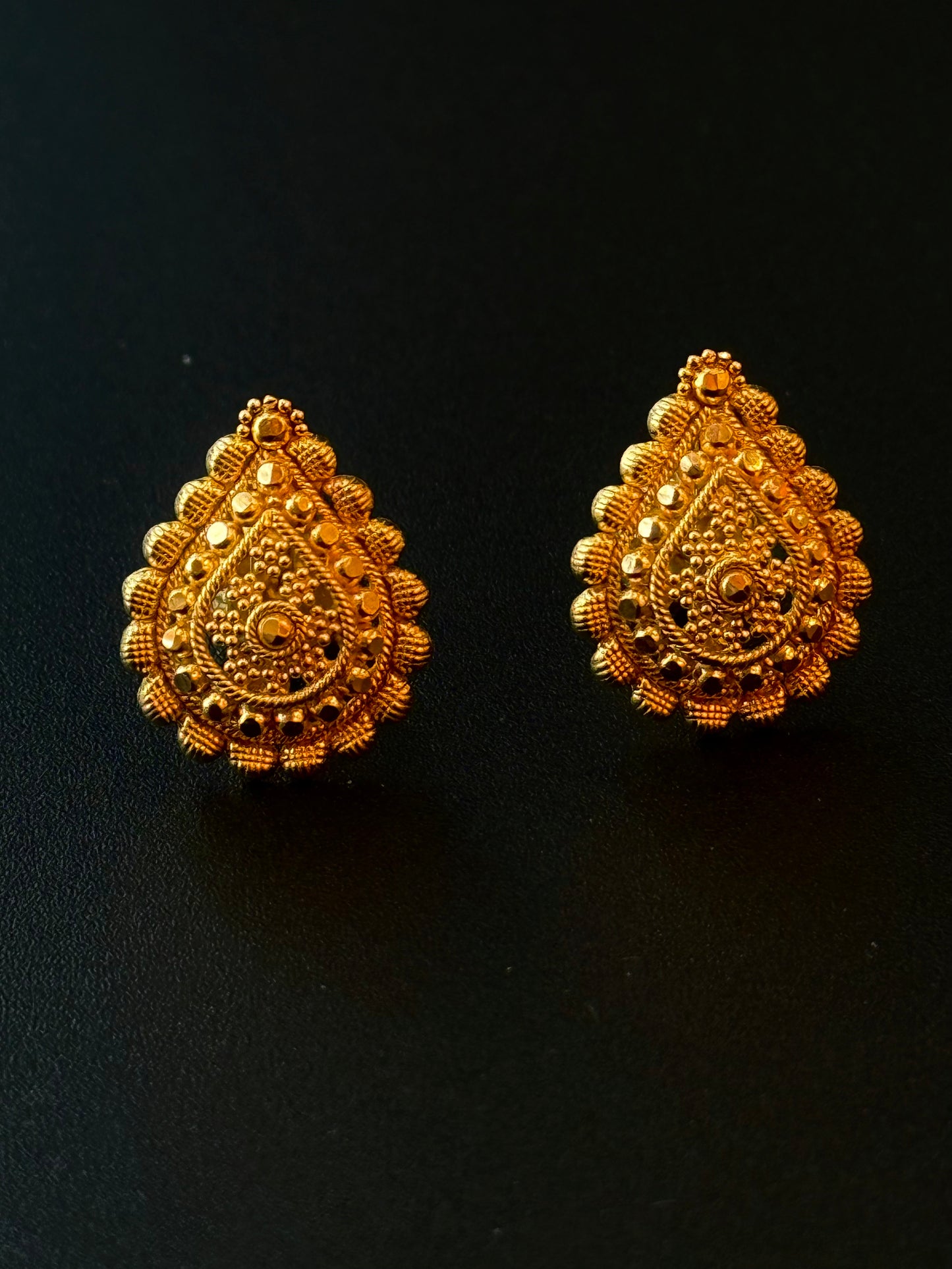 22K Gold Ladies Earrings
