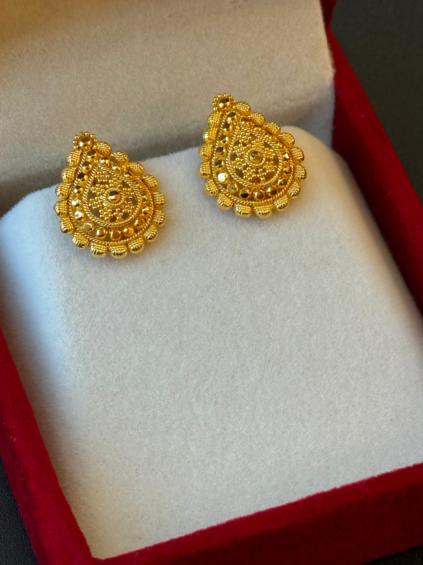 22K Gold Ladies Earrings