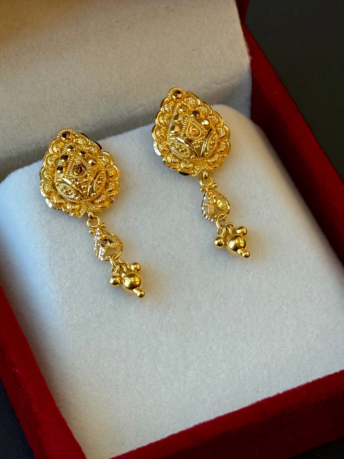 22K Gold Ladies Earrings