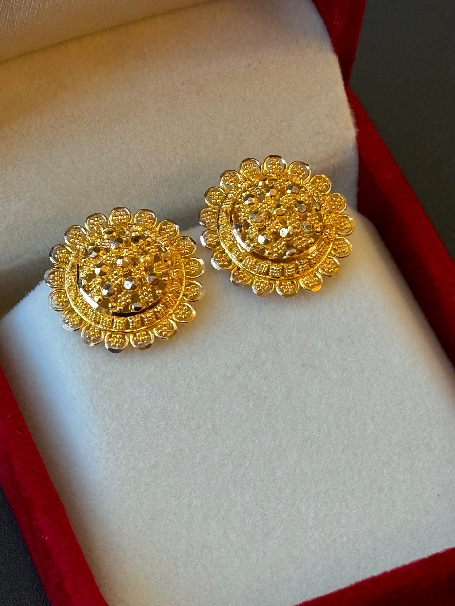 22K Gold Ladies Earrings