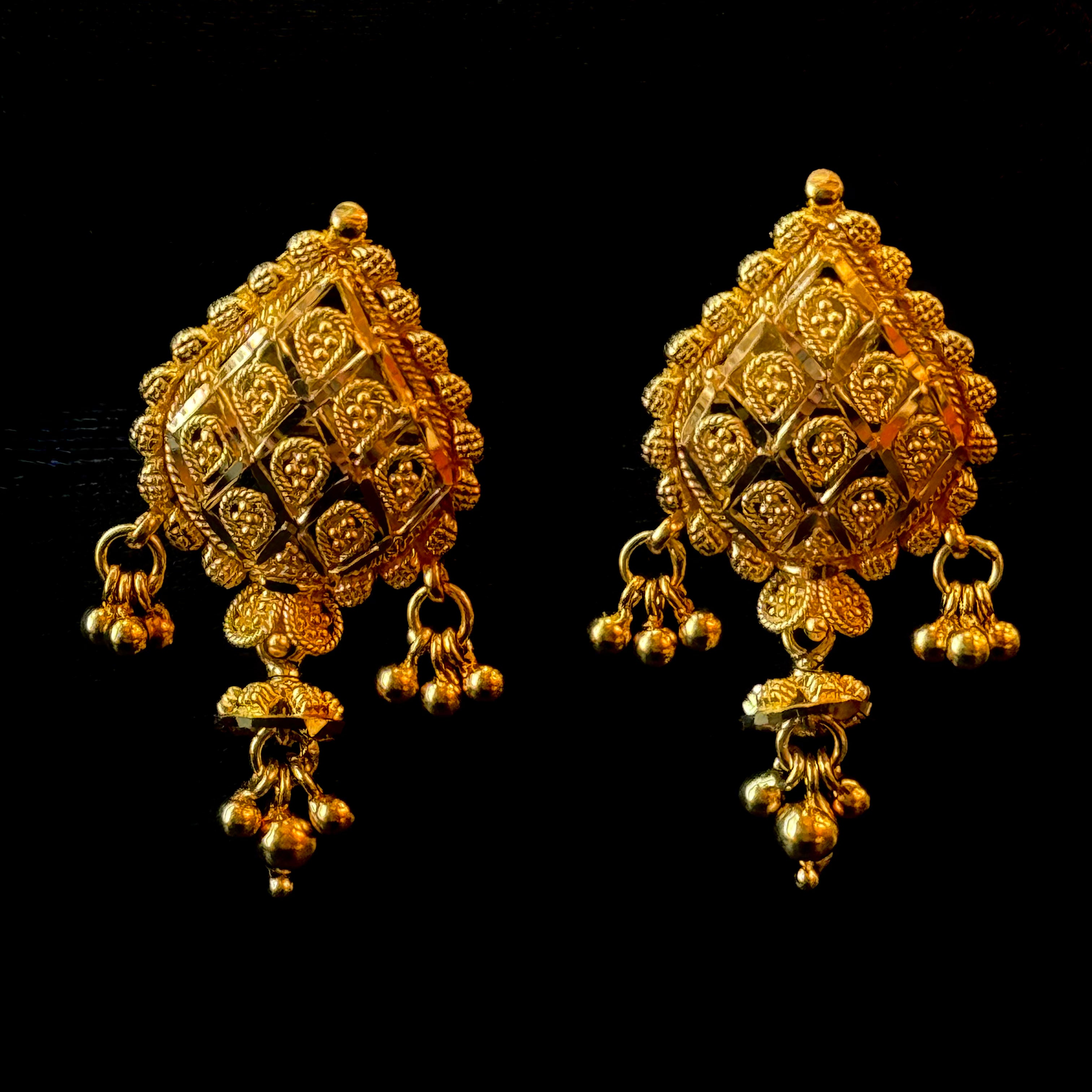 22K Gold Ladies Earrings