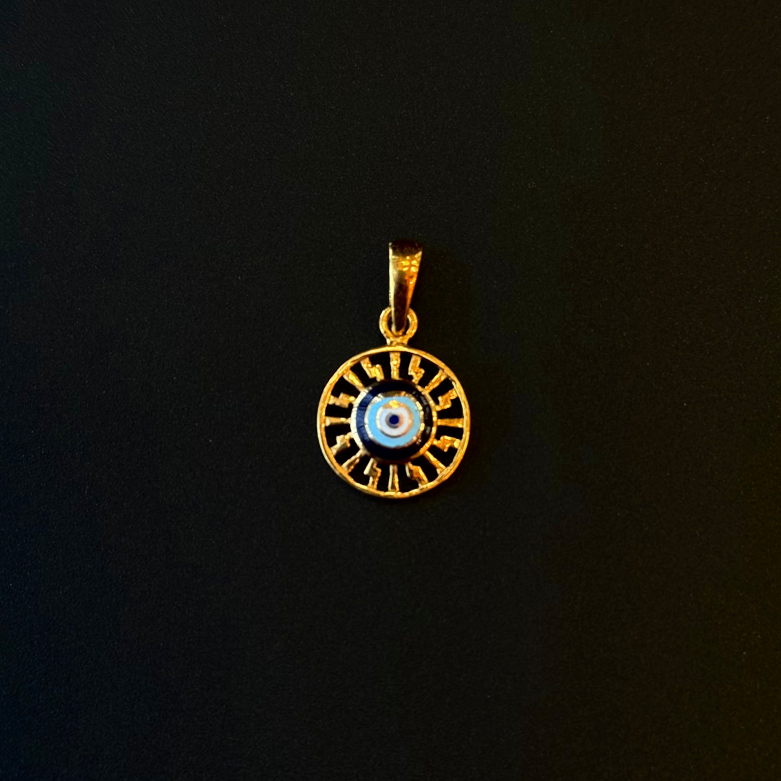 22K Gold Chic Pendant