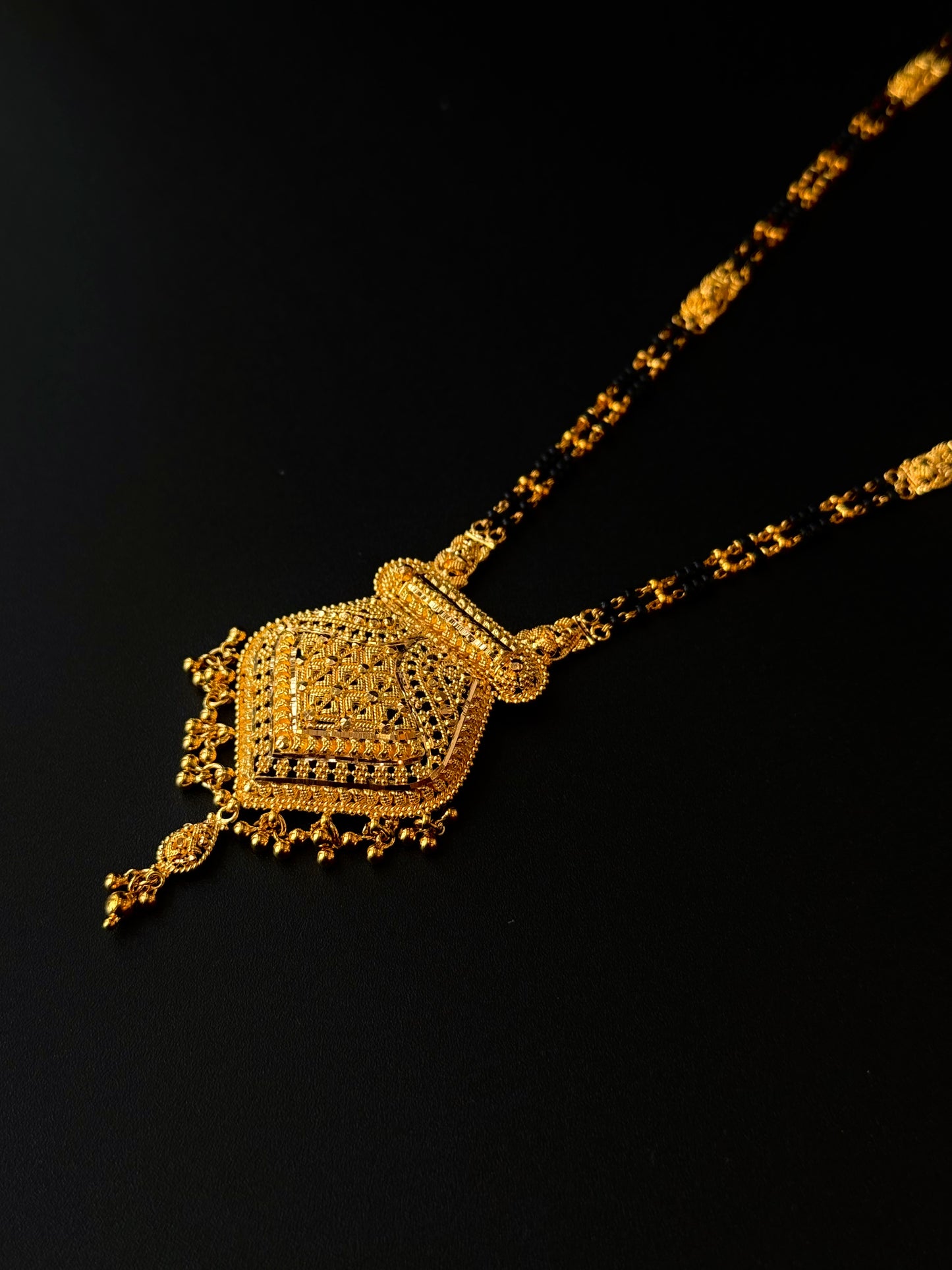 22K Gold Mangalsutra (29 Inches)