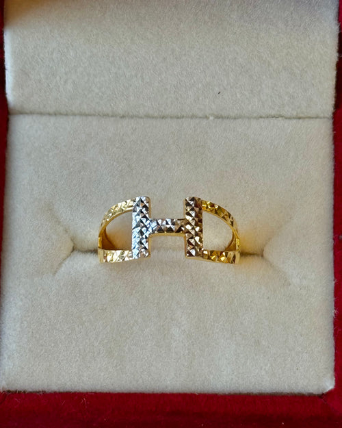 22K Gold Ladies Ring