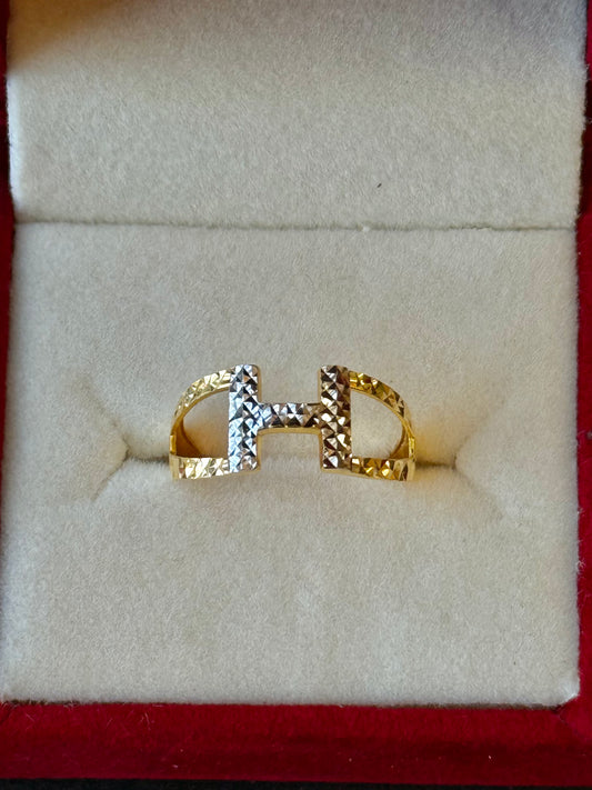 22K Gold Ladies Ring