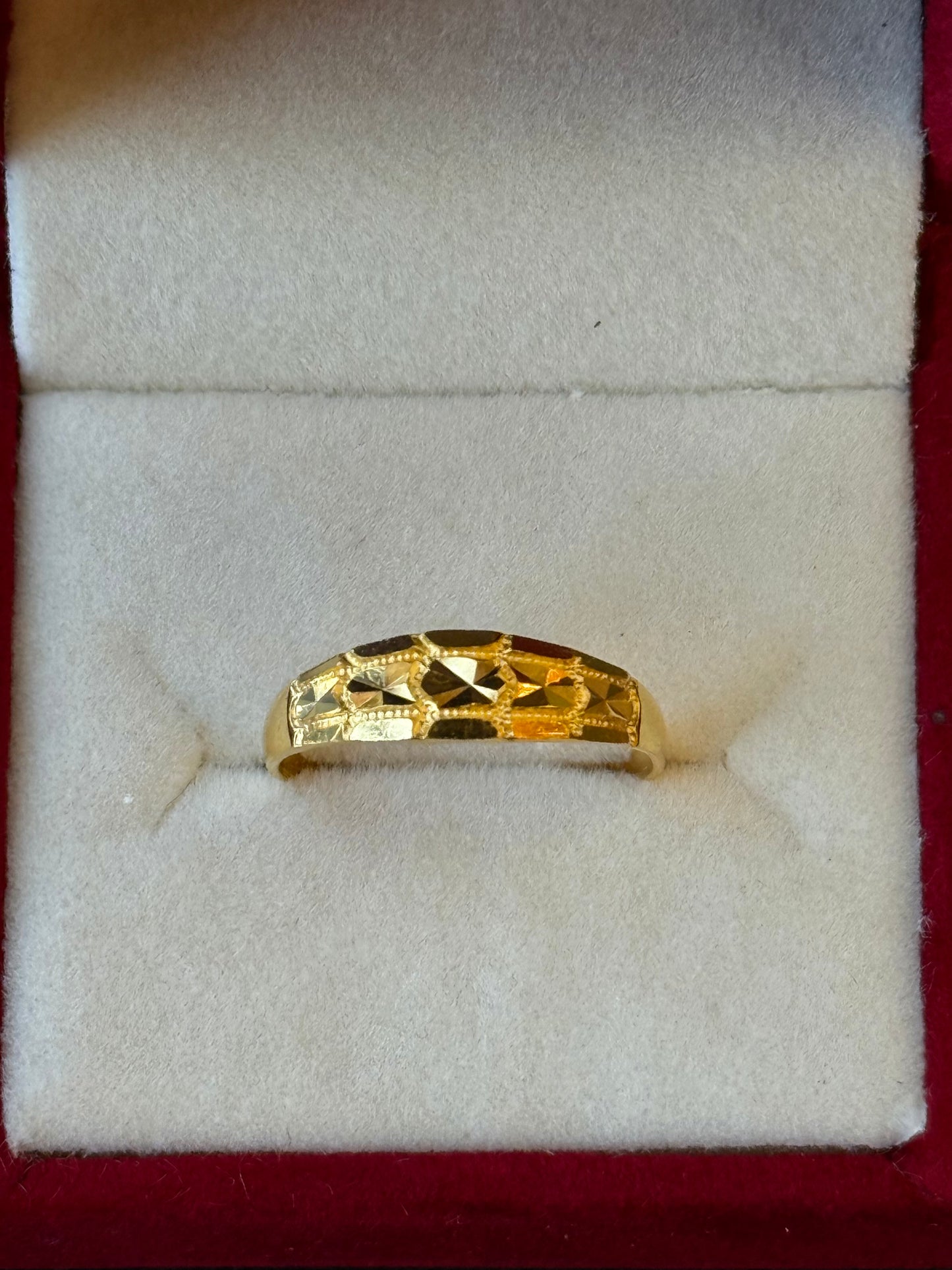 22K Gold Ladies Ring