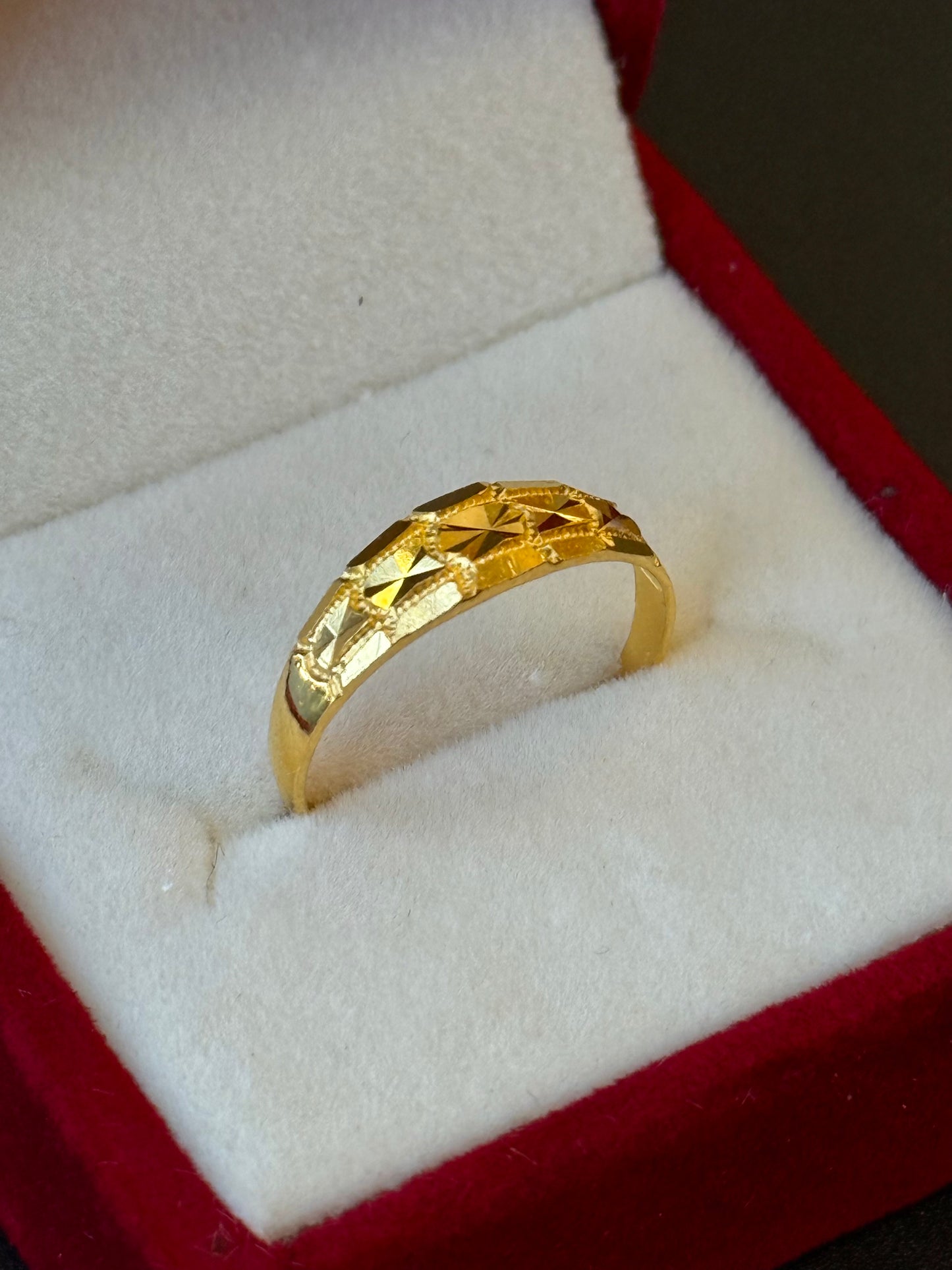 22K Gold Ladies Ring