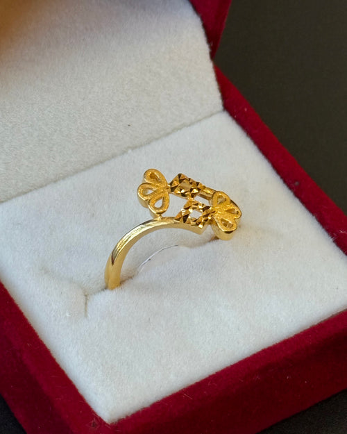 22K Gold Ladies Ring