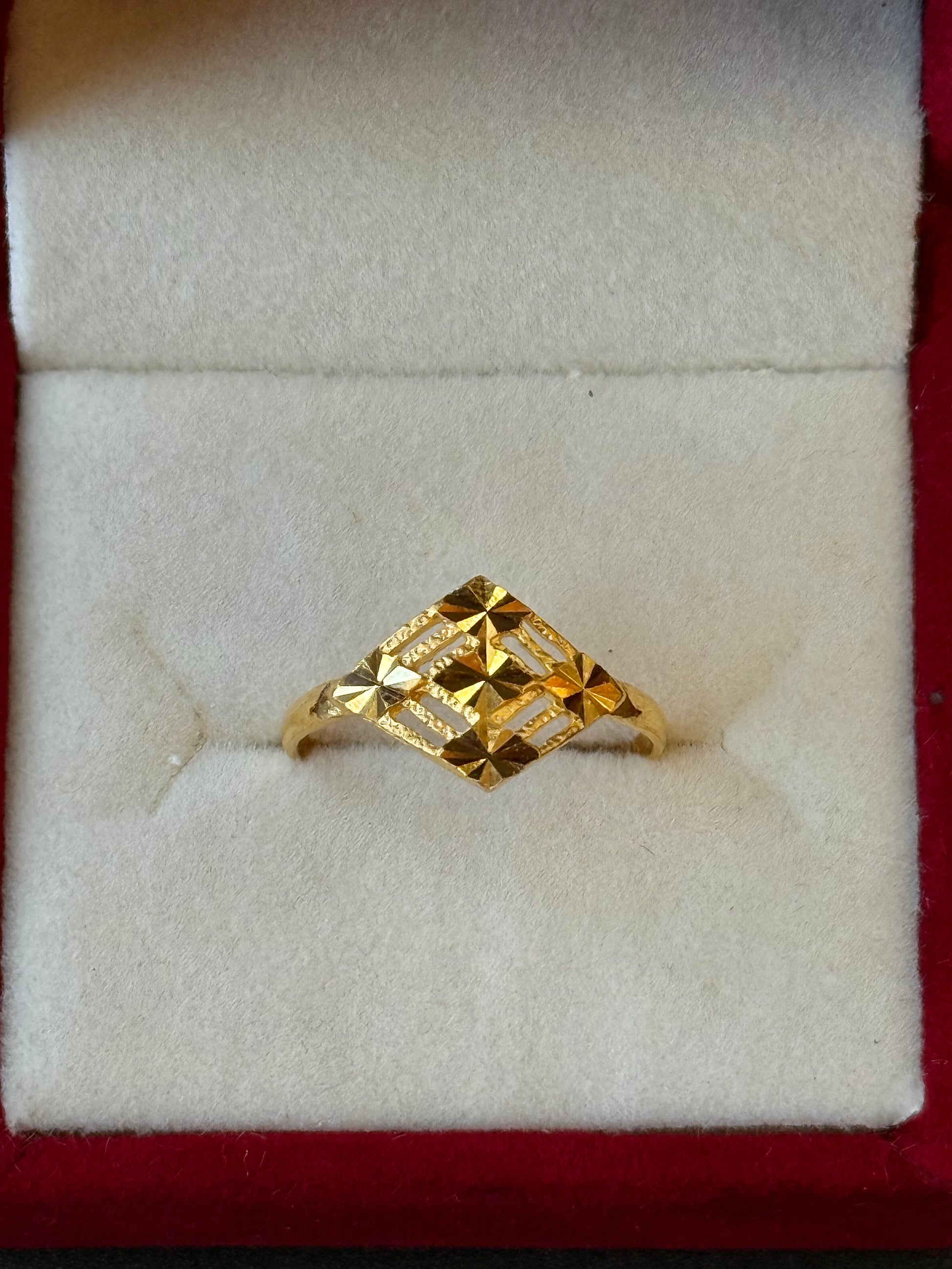 22Kt plain Gold Ladies Ring