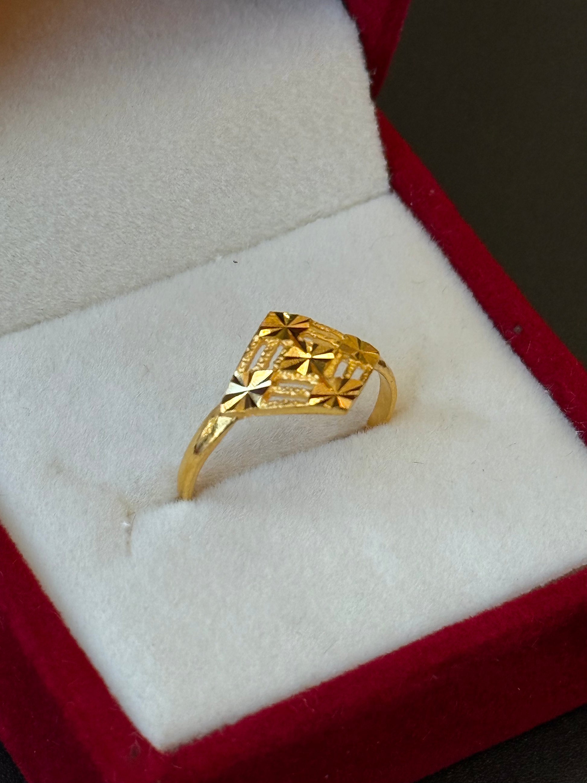 22Kt plain Gold Ladies Ring