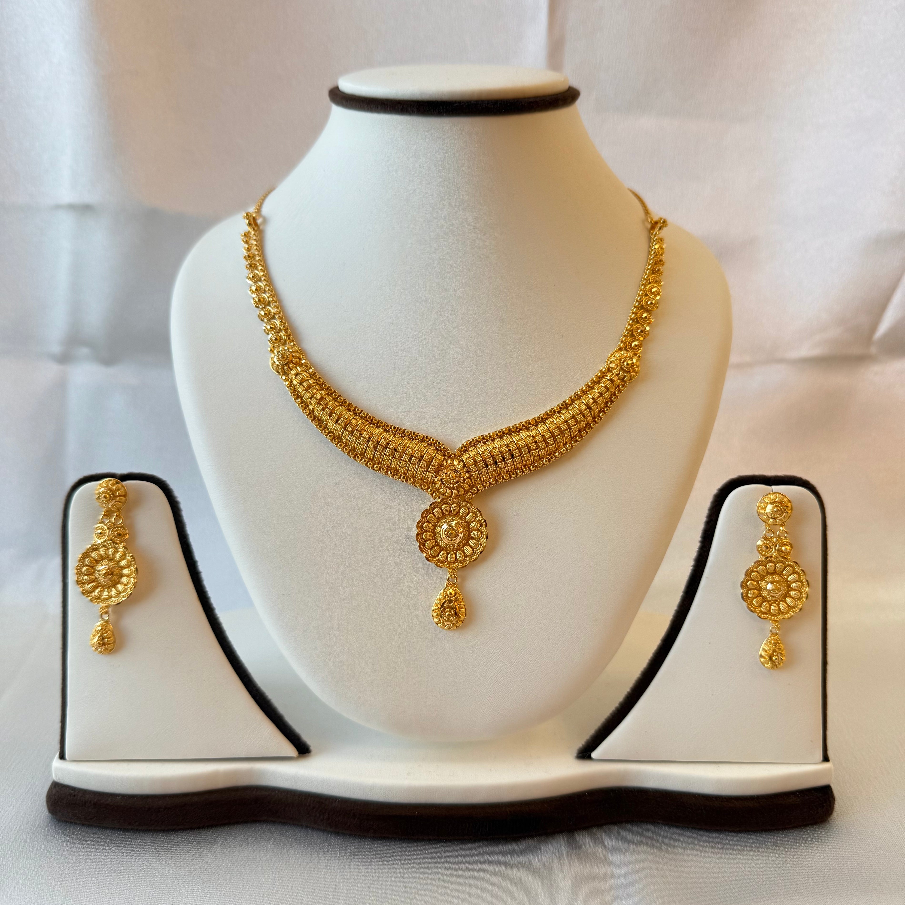 22Kt Gold Ladies Necklace