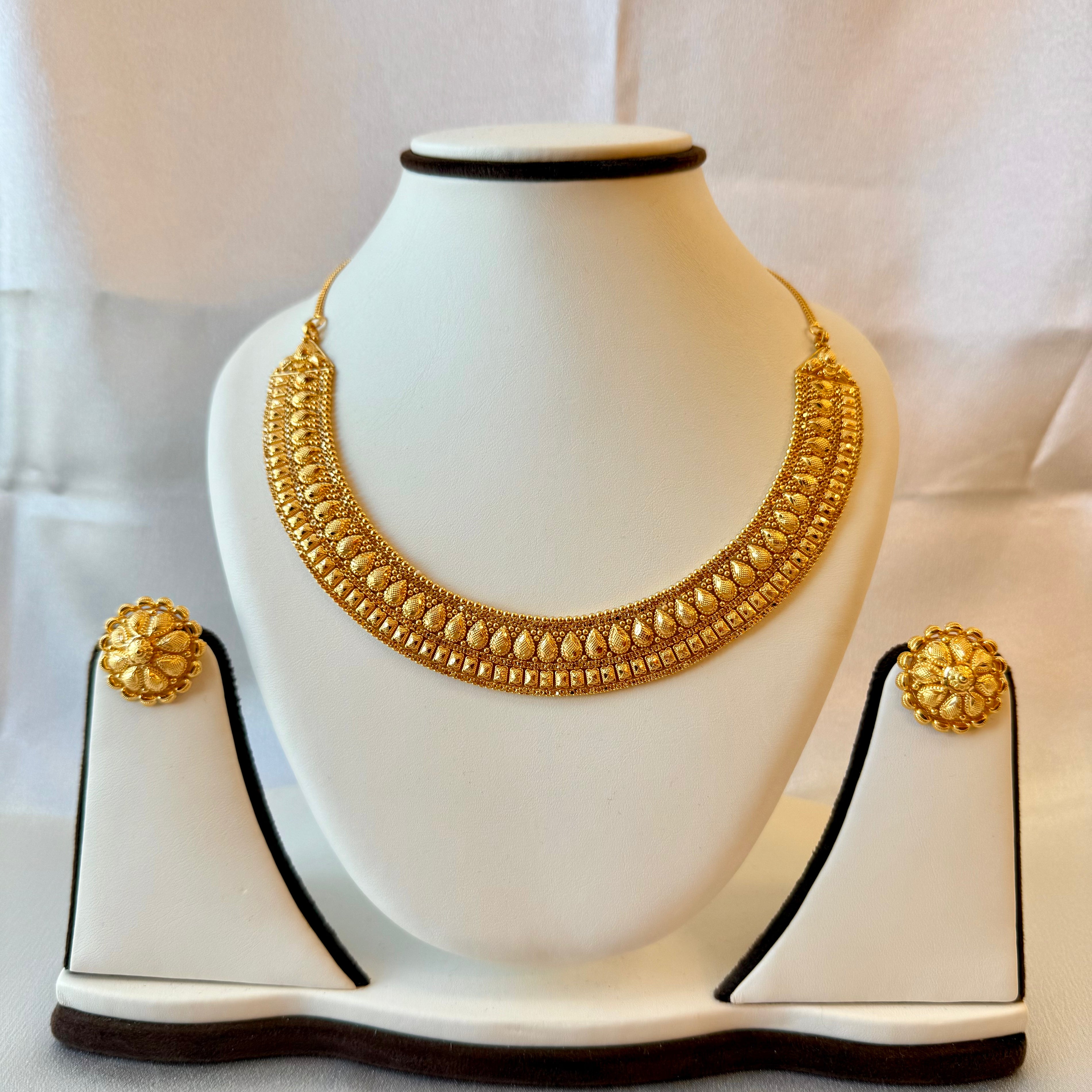 22Kt Gold Ladies Necklace