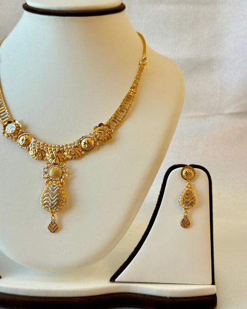 22Kt Gold Ladies Necklace