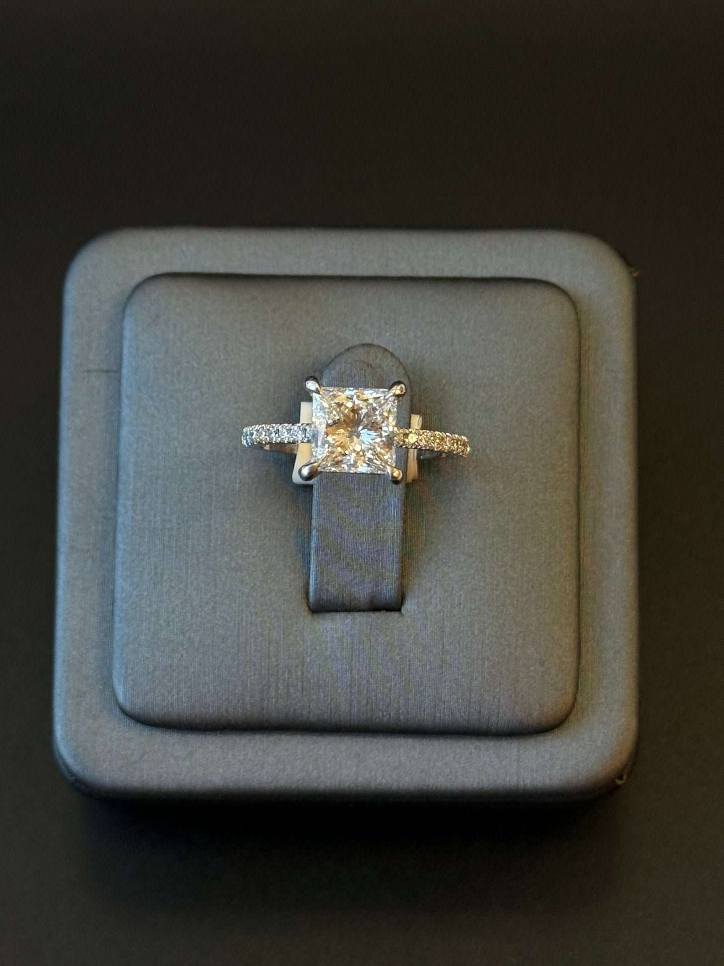 14Kt White Gold Lab Diamond Ring