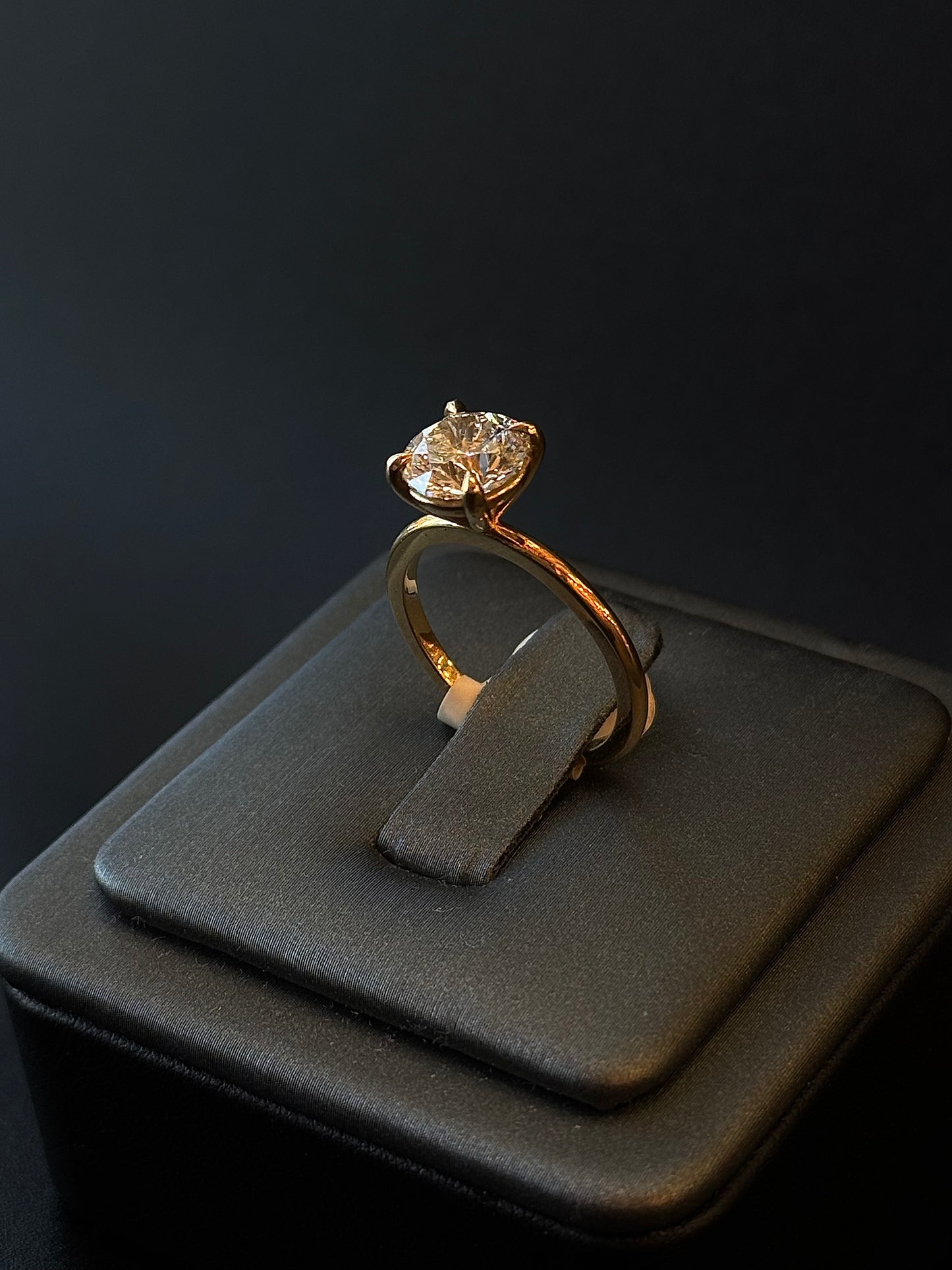18Kt Yellow Gold Lab Diamond Ring