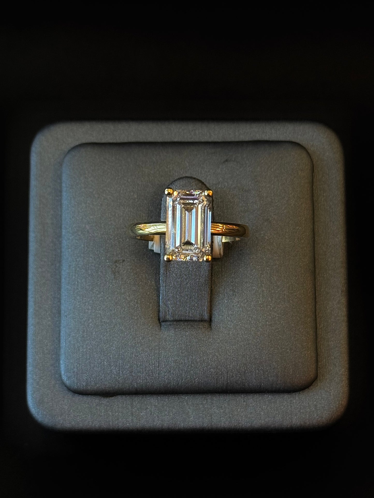 18Kt Yellow Gold Lab Diamond Ring