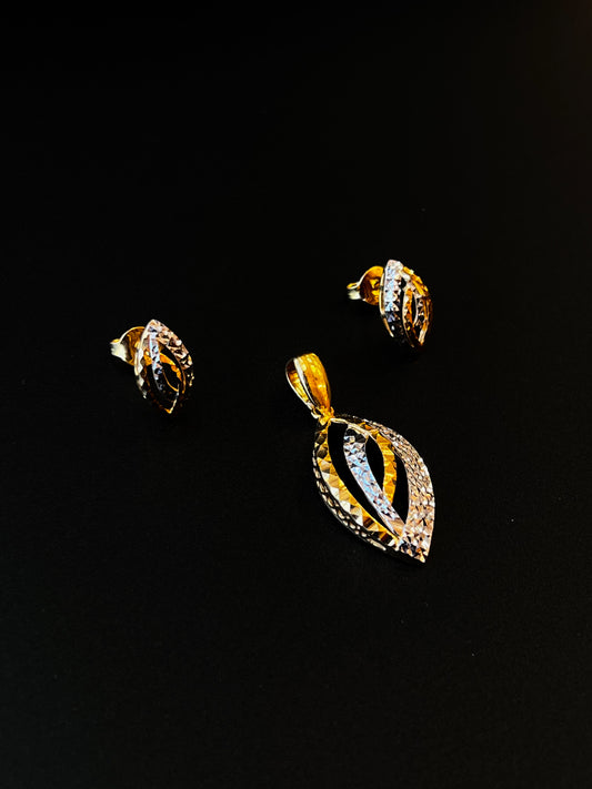 22K Gold Ladies Pendant Set