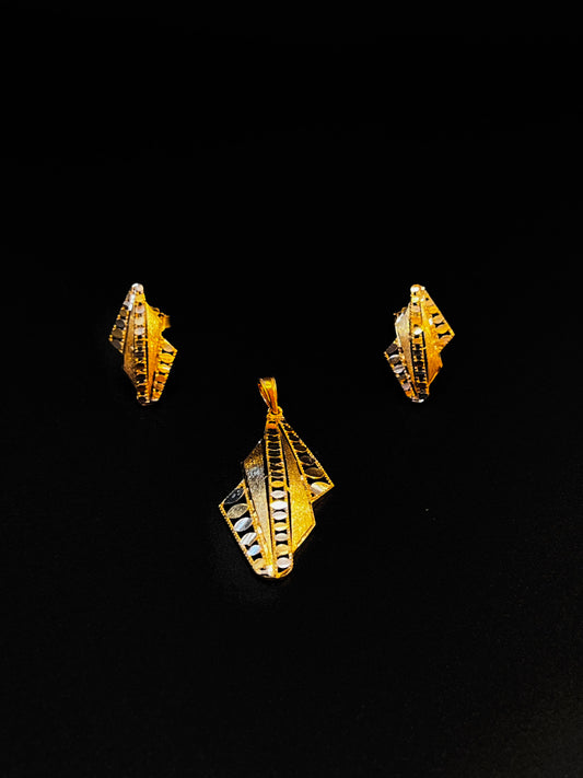 22K Gold Ladies Pendant Set