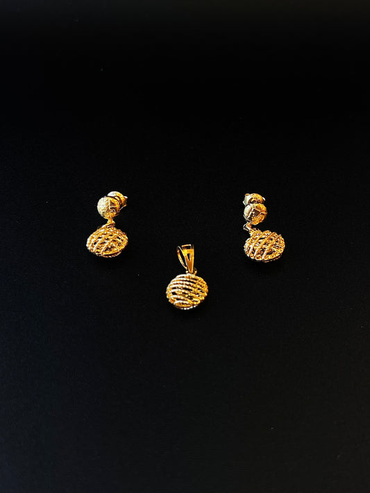 22K Gold Ladies Pendant Set