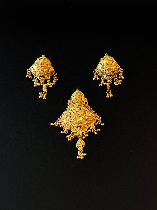 22K Gold Ladies Pendant Set