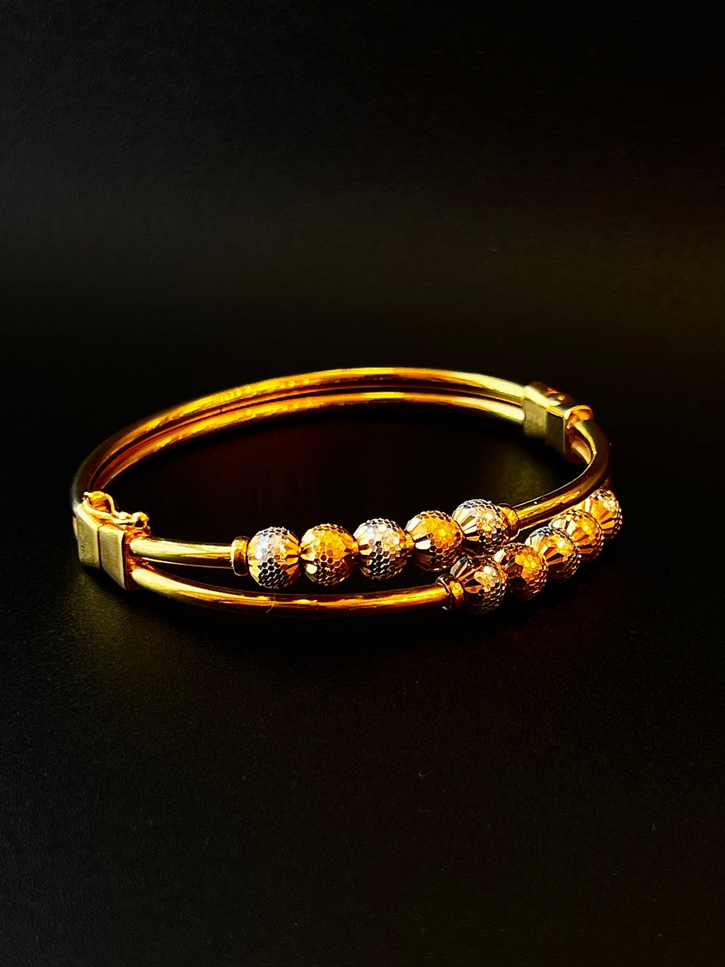 22k Gold Ladies Bangle