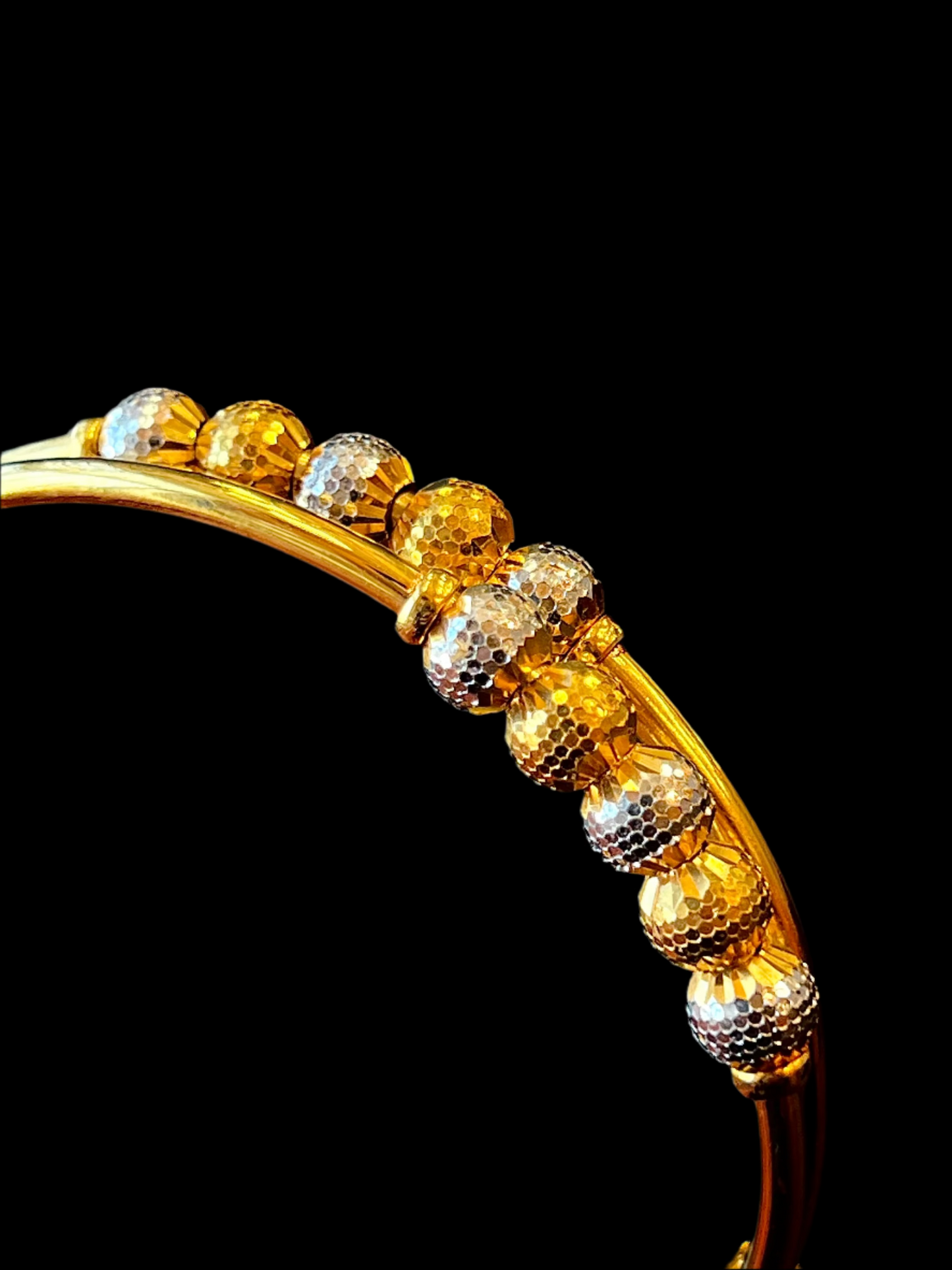 22k Gold Ladies Bangle