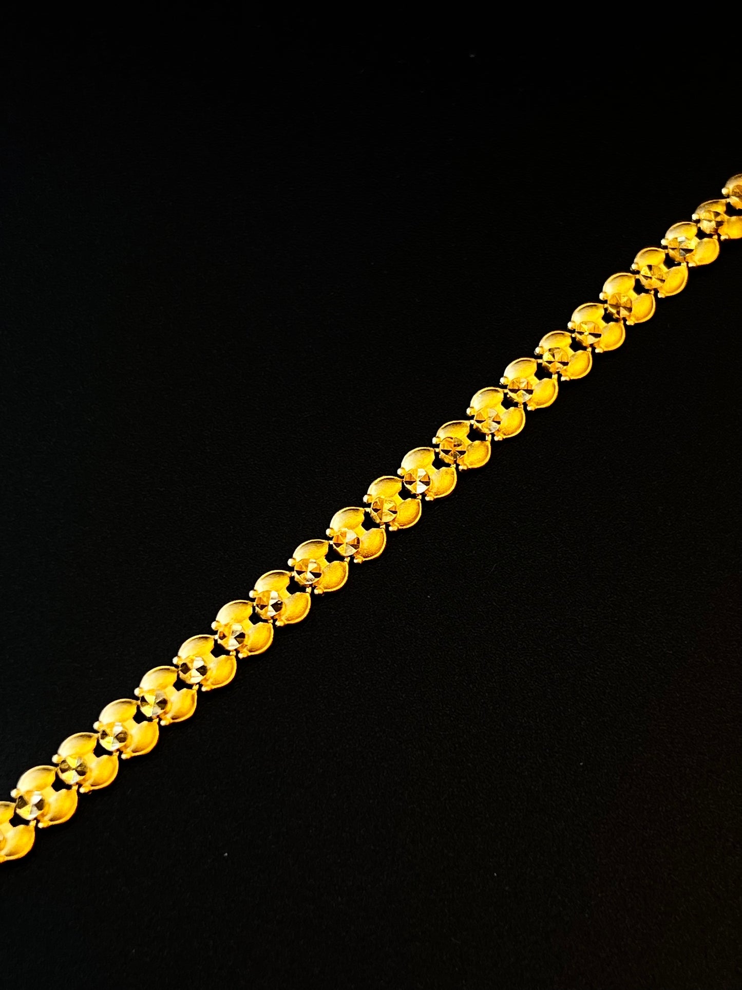 22k Gold Ladies Bracelet