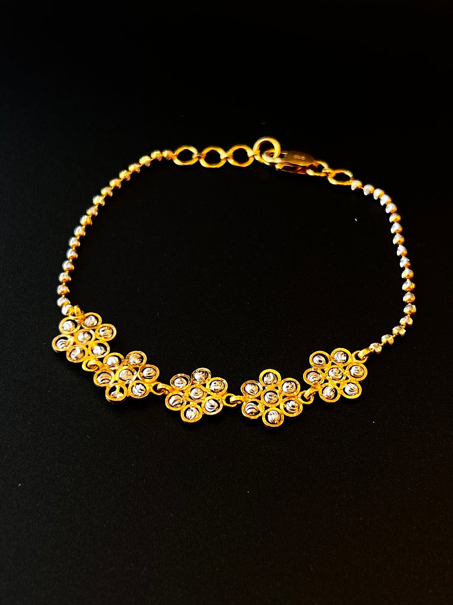 22k Gold Ladies Bracelet